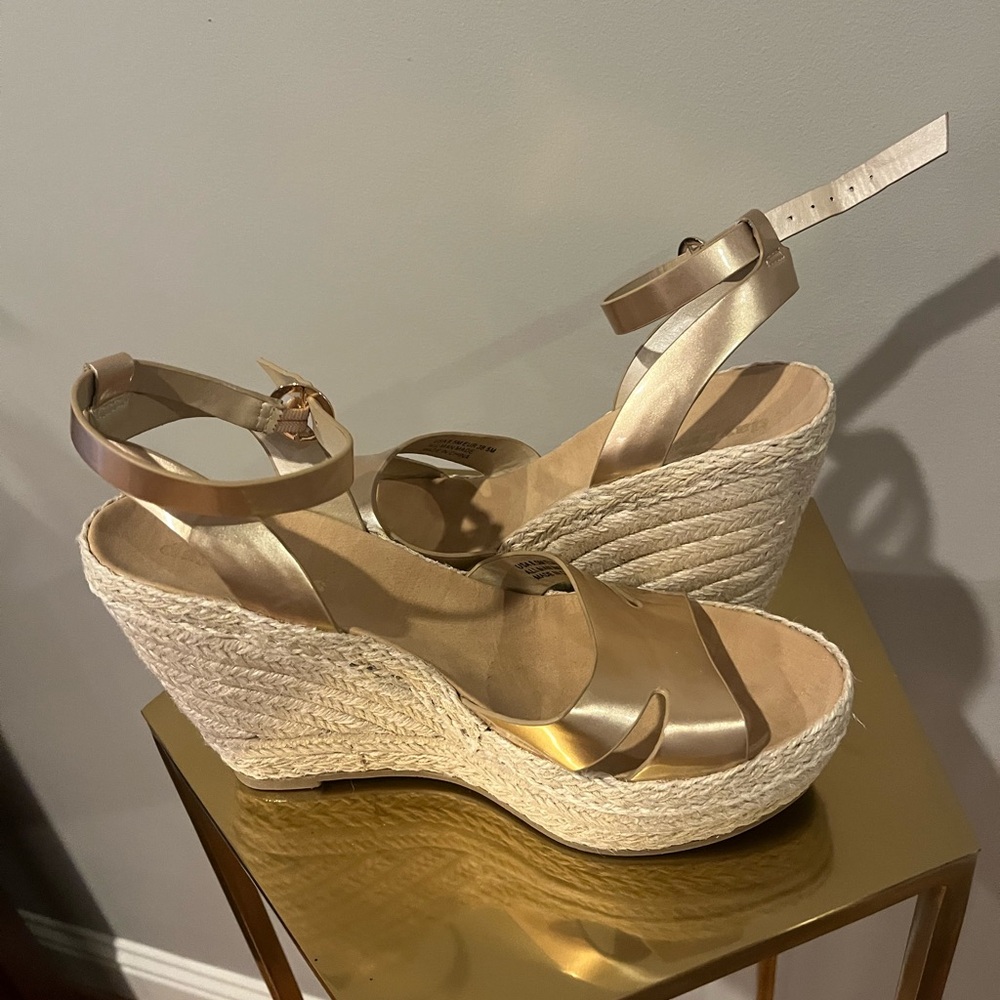 Daybreaks Powered by Nina Estelle Gold Wedge Sandals
